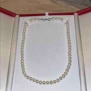 Elegant Pearl Necklace